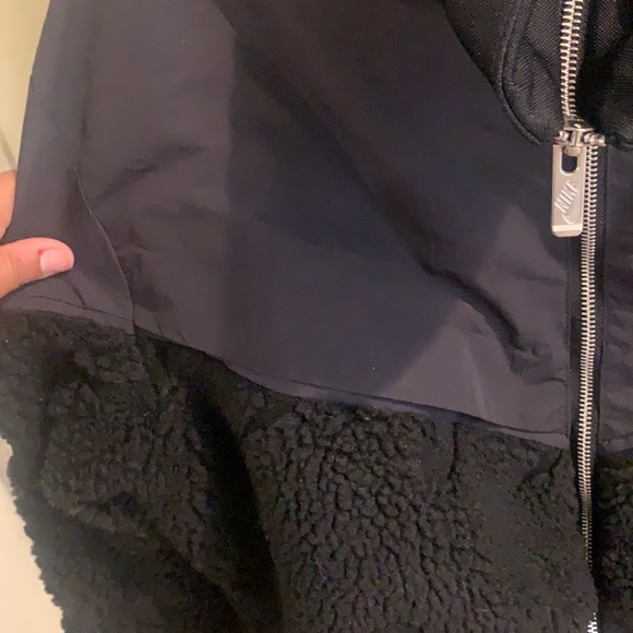 Nike - Picture 3 of 10